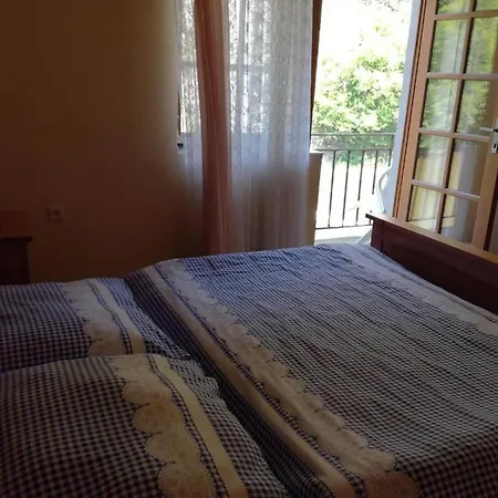 Zatisi Pensión *